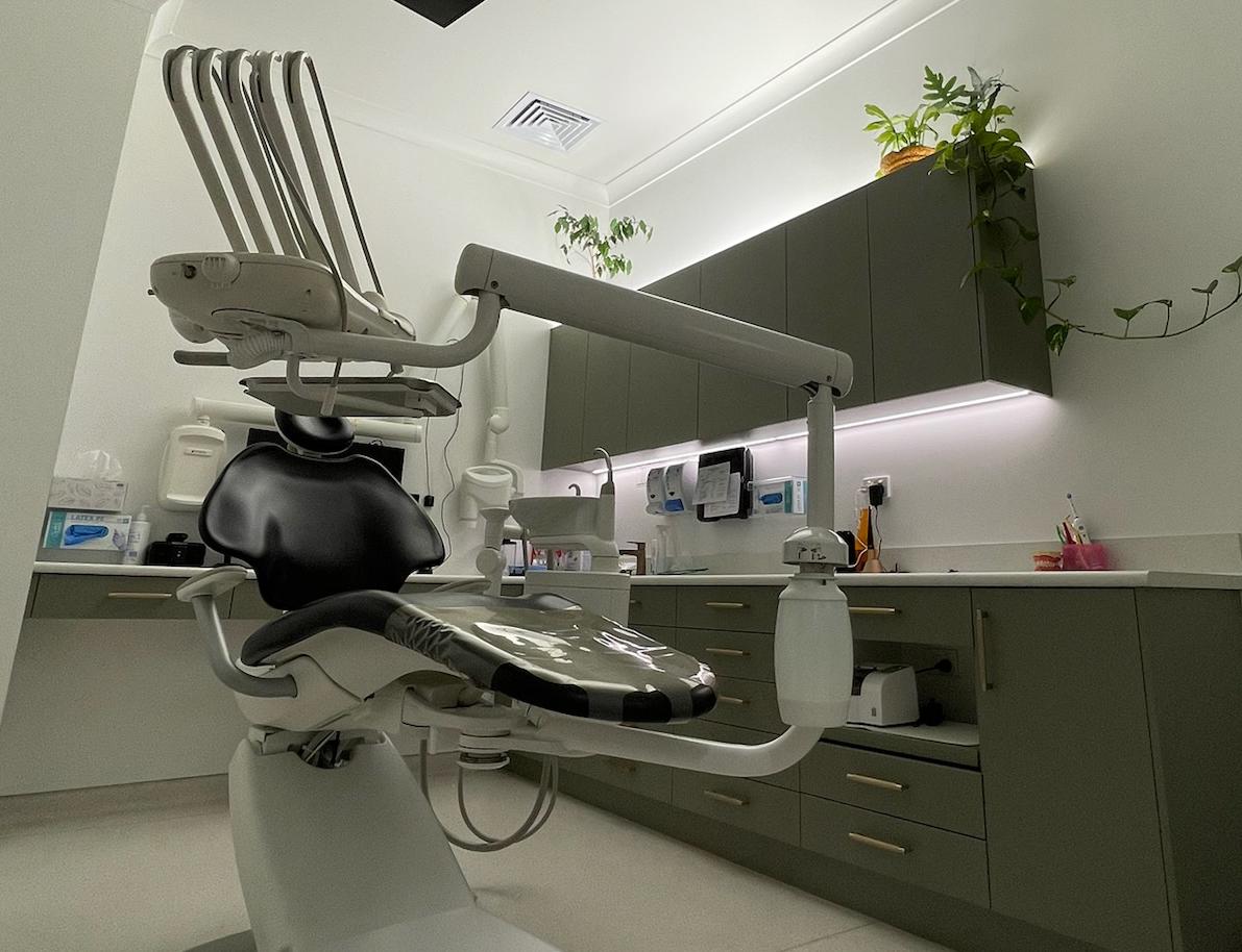 Second-Hand Dental Equipment