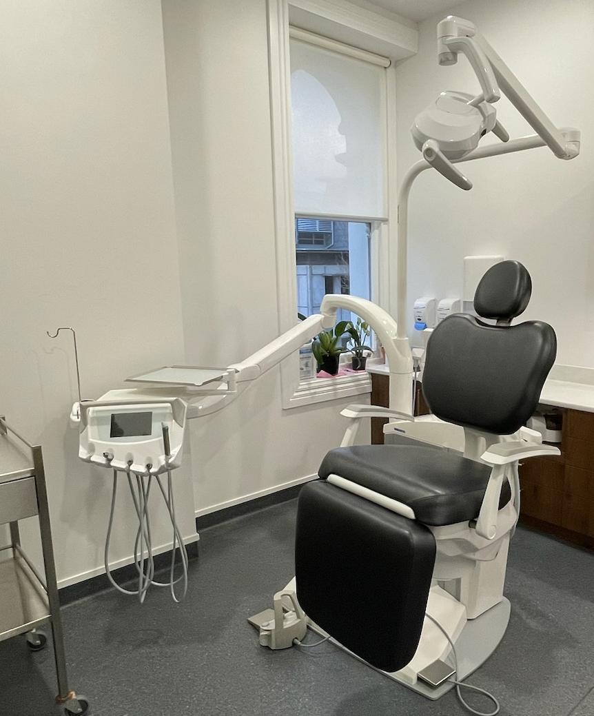 Second-Hand Dental Equipment